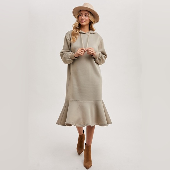 #23 Fashion Flounce Dress - Picture 3 of 6